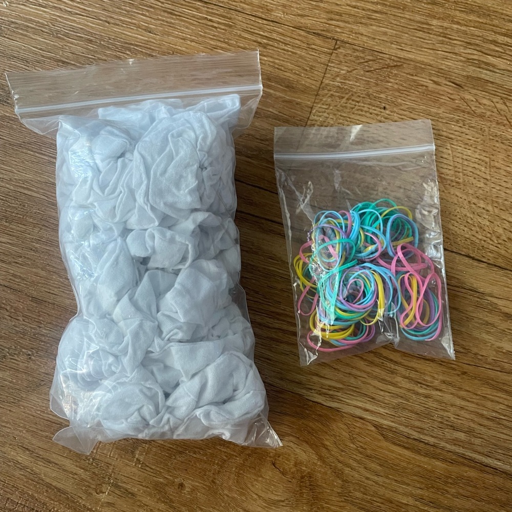 NWOT Set of 15 Blank Scrunchies & Rubber Bands for Tie Dye